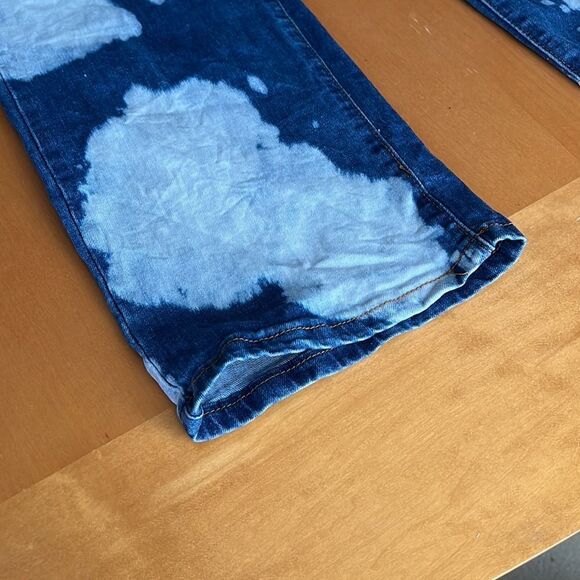 NWT SIZE 11 CLOUDY DAZE BLEACH STRAIGHT LEG JEANS - Picture 5 of 10